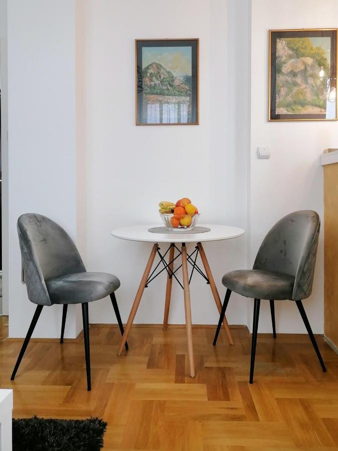 Apartman Mia Sremska Mitrovica Exterior foto