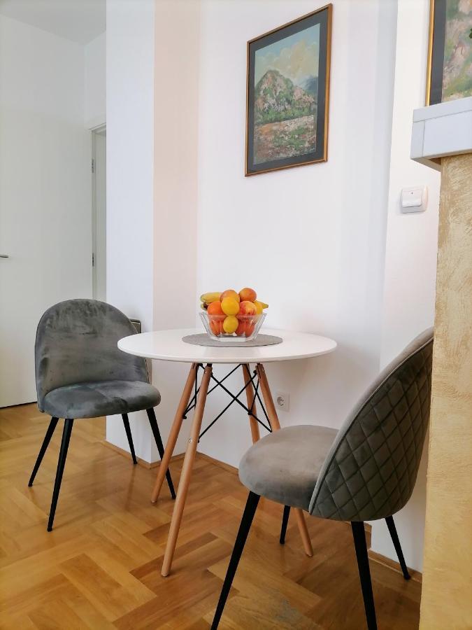 Apartman Mia Sremska Mitrovica Exterior foto