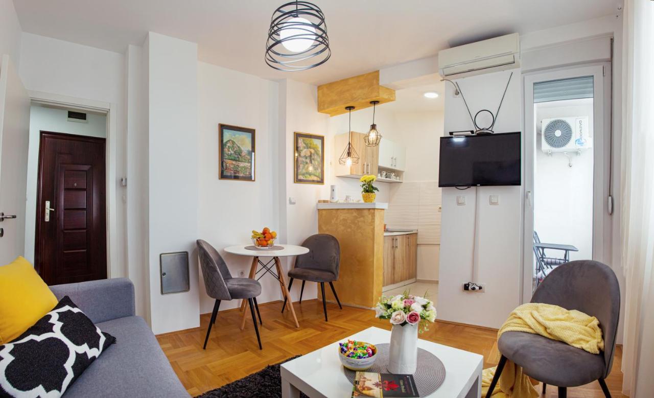 Apartman Mia Sremska Mitrovica Exterior foto