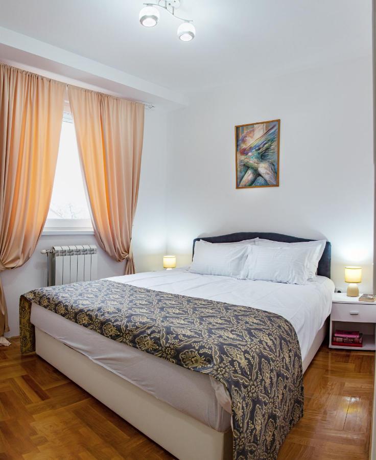 Apartman Mia Sremska Mitrovica Exterior foto
