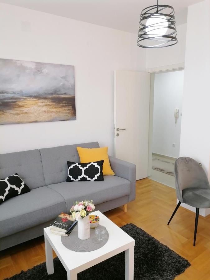 Apartman Mia Sremska Mitrovica Exterior foto