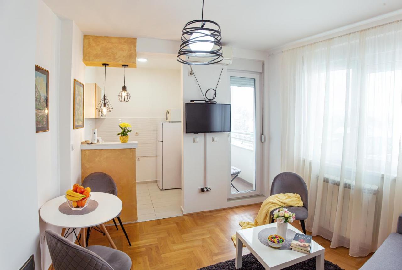 Apartman Mia Sremska Mitrovica Exterior foto