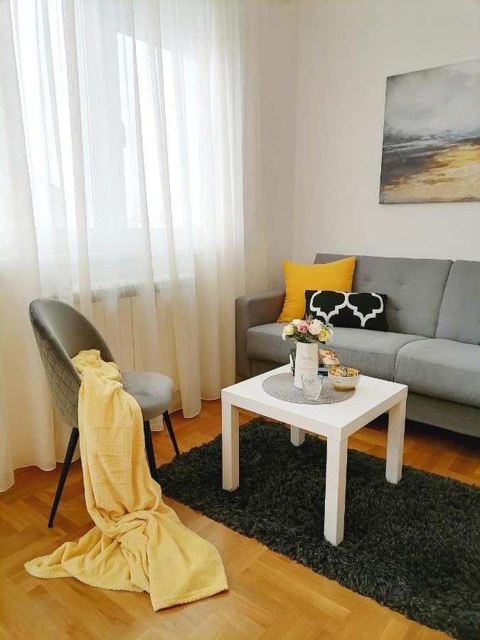 Apartman Mia Sremska Mitrovica Exterior foto