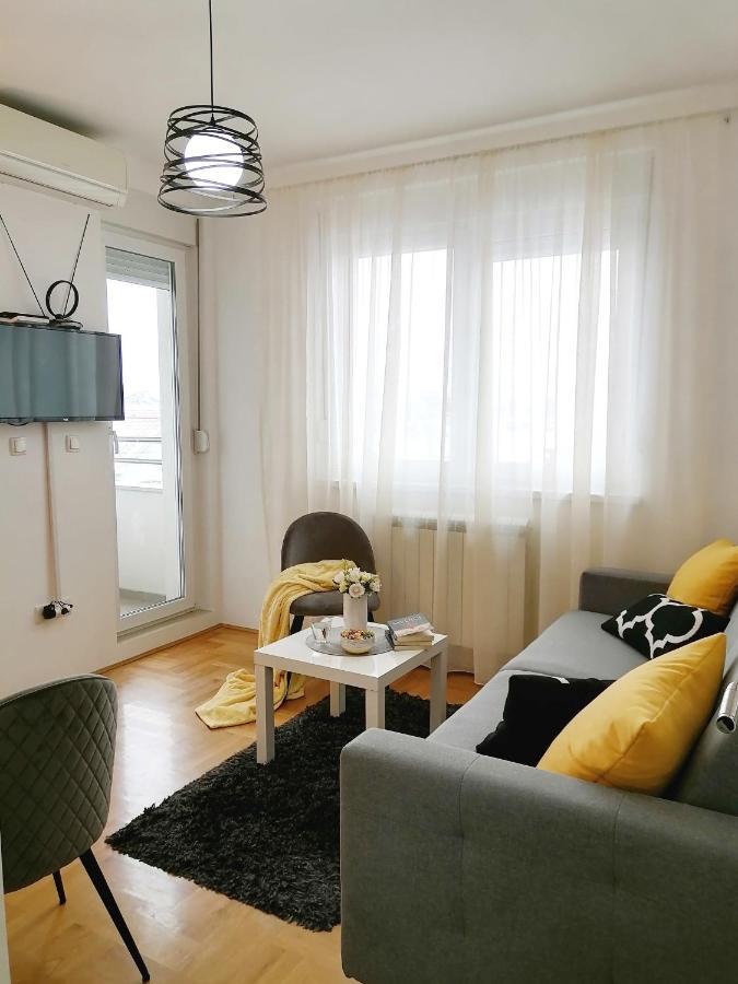 Apartman Mia Sremska Mitrovica Exterior foto